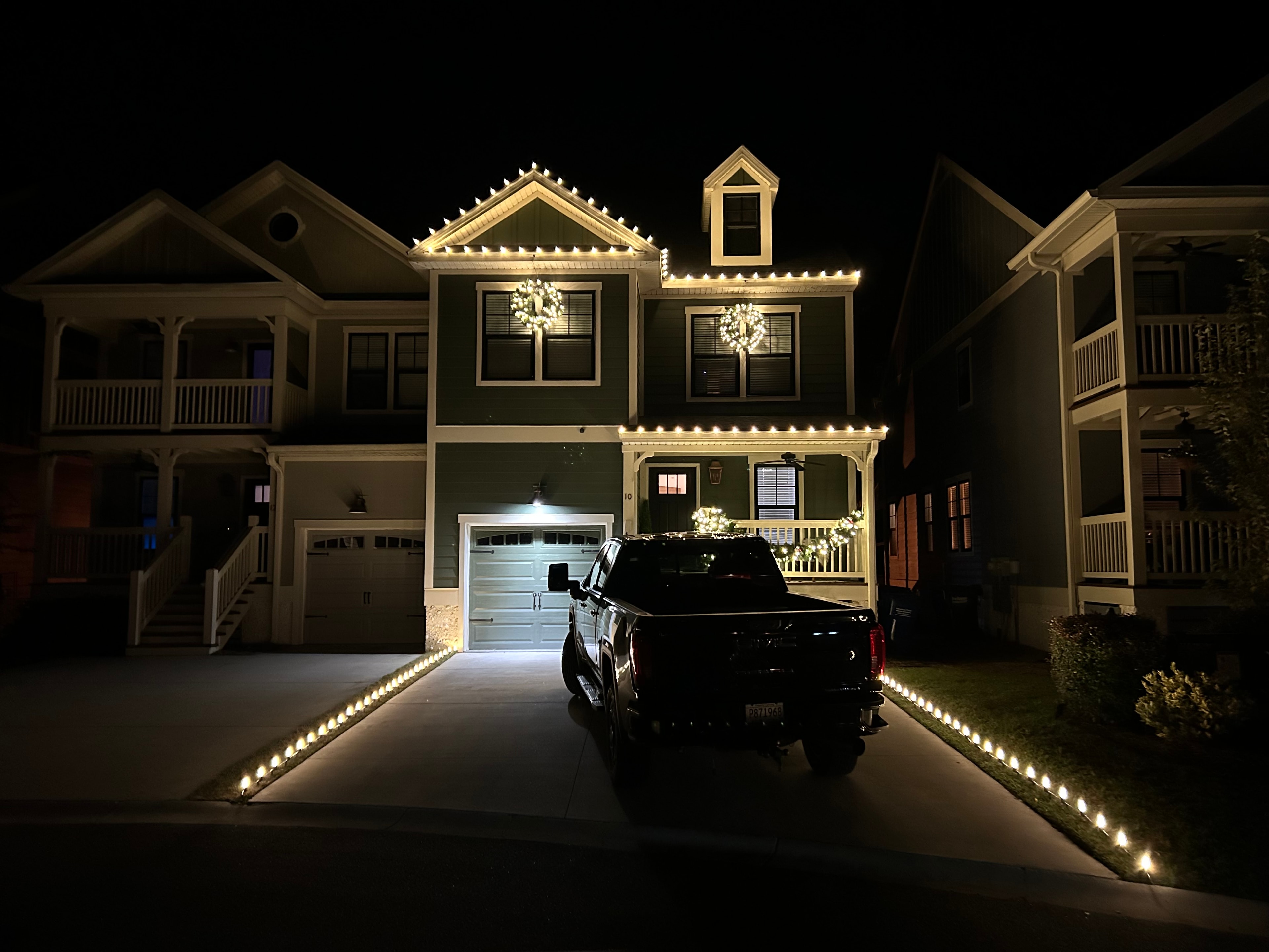 Professional holiday lighting display
